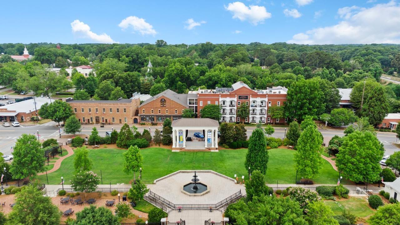The James Madison Inn Esterno foto