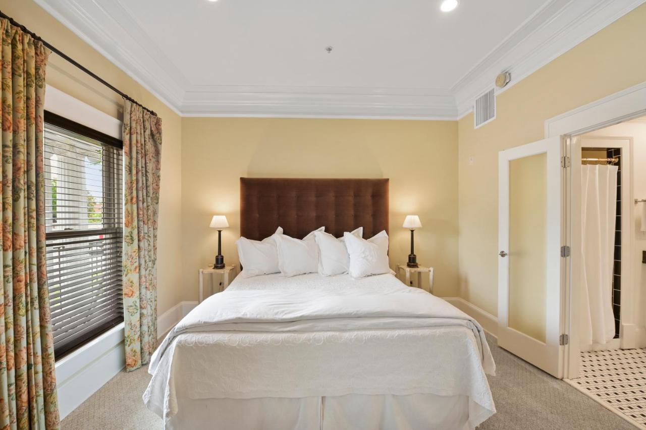 The James Madison Inn Esterno foto