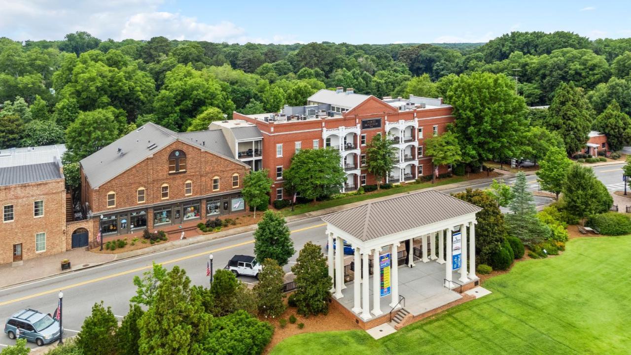 The James Madison Inn Esterno foto