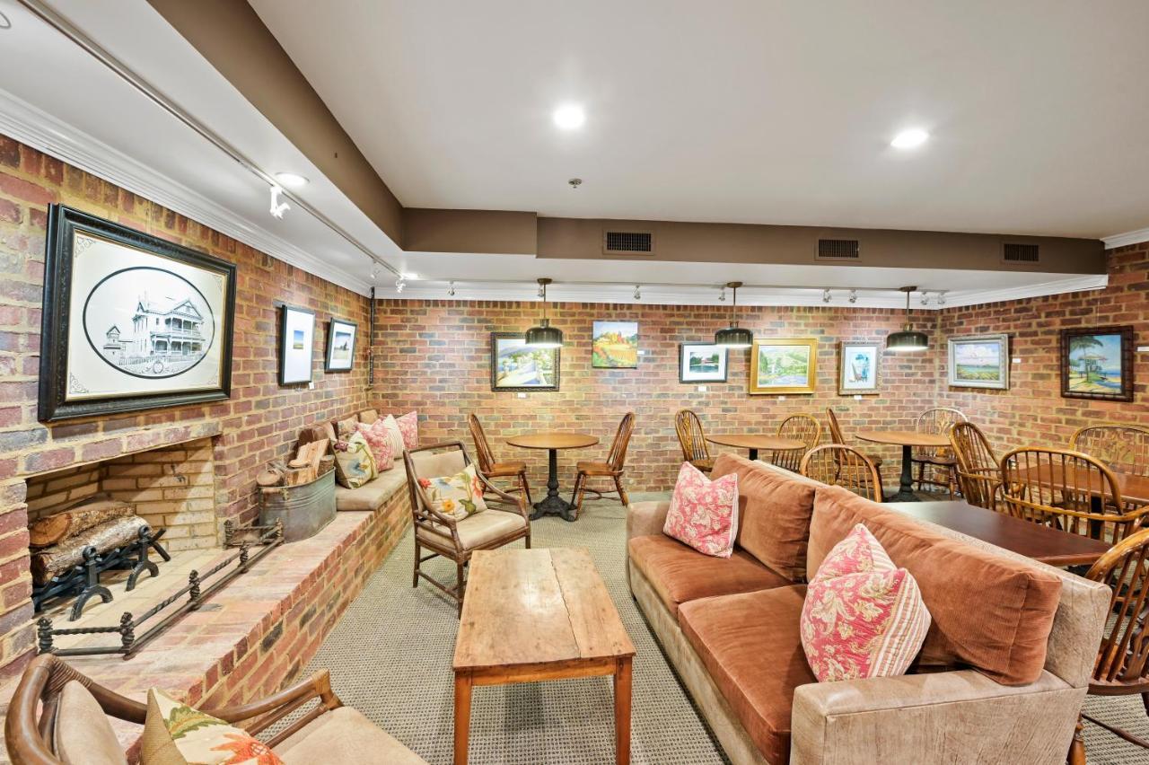 The James Madison Inn Esterno foto