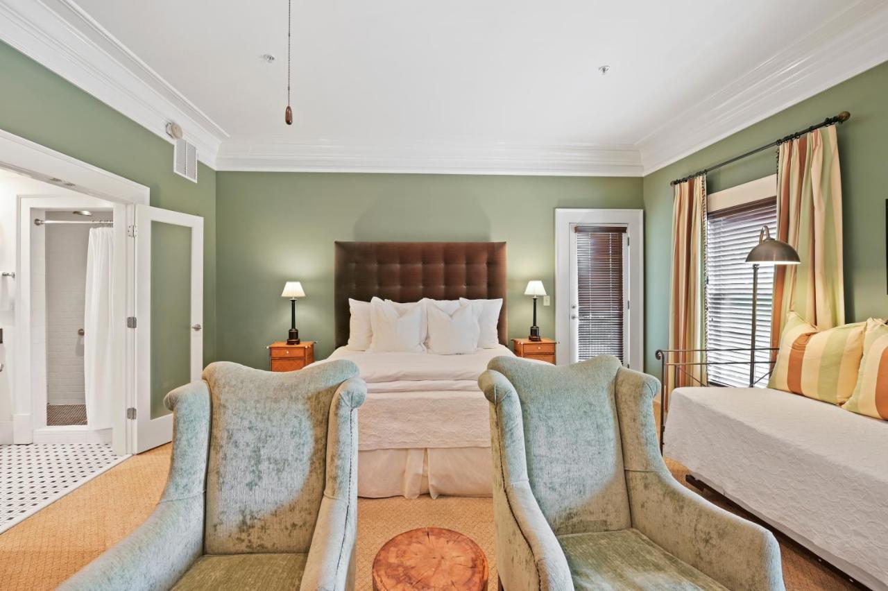 The James Madison Inn Esterno foto