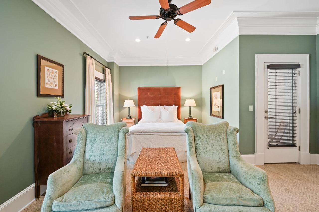 The James Madison Inn Esterno foto