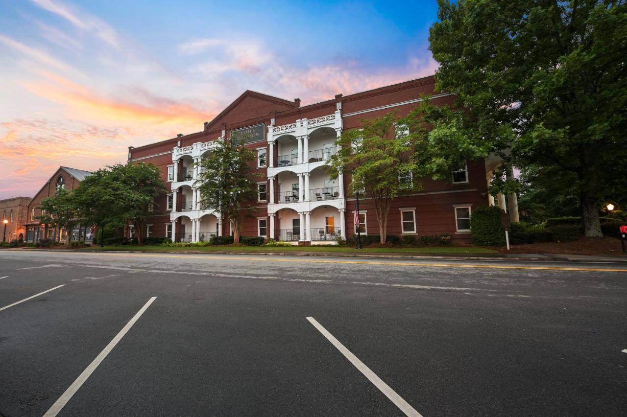 The James Madison Inn Esterno foto